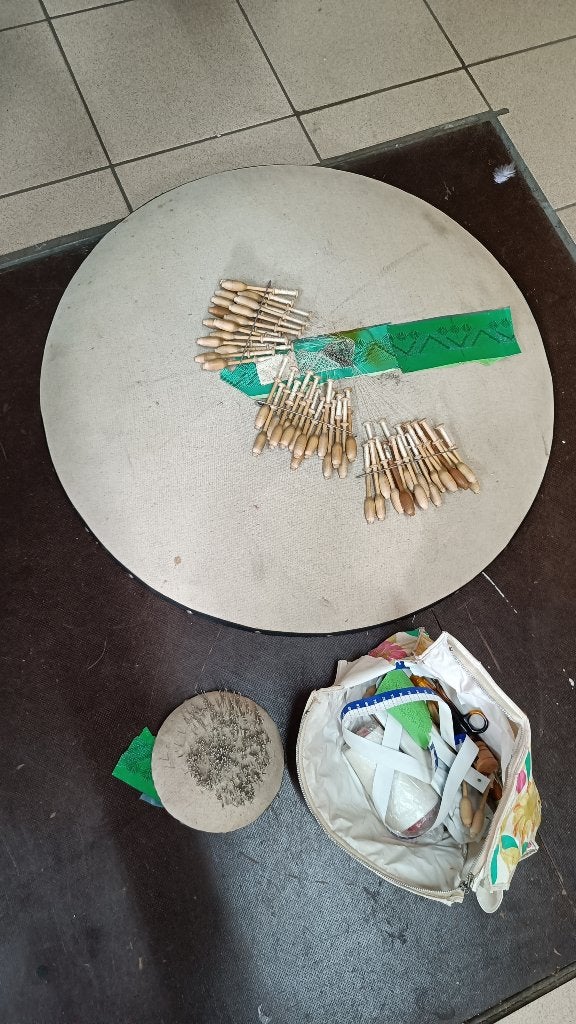 Kantklos kussen met toebehoren, Hobby en Vrije tijd, Kantklossen, Ophalen, Gebruikt, Kussen