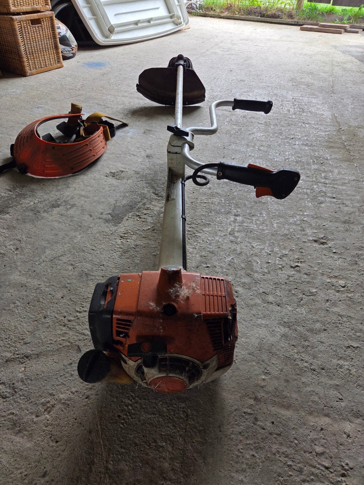 Professionele stihl maaier 2 takt ., Jardin & Terrasse, Débroussailleuses, Utilisé, Essence, 10 à 30 cm, Enlèvement