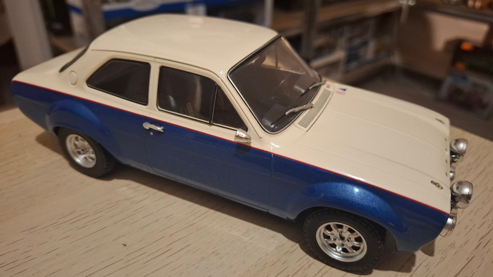 voiture miniature 1 18, Hobby en Vrije tijd, Ophalen of Verzenden, Zo goed als nieuw, Auto, Overige merken