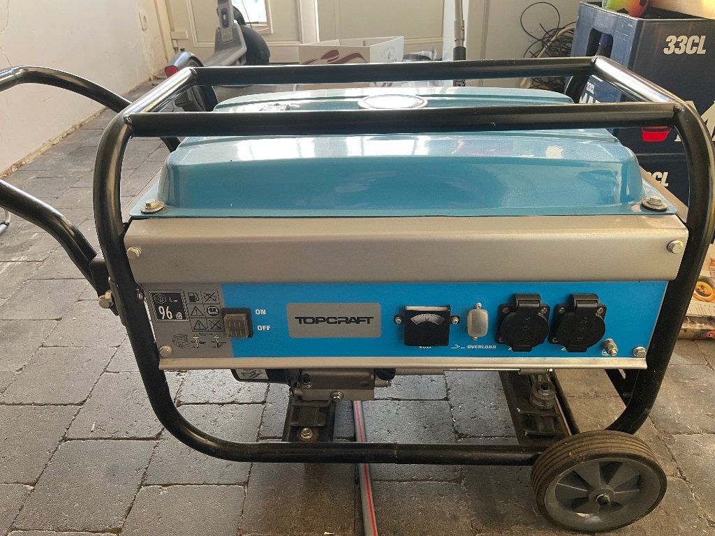 Generator, aggregaat, Doe-het-zelf en Bouw, Aggregaten, Ophalen, Zo goed als nieuw, Minder dan 5 kVA, Benzine