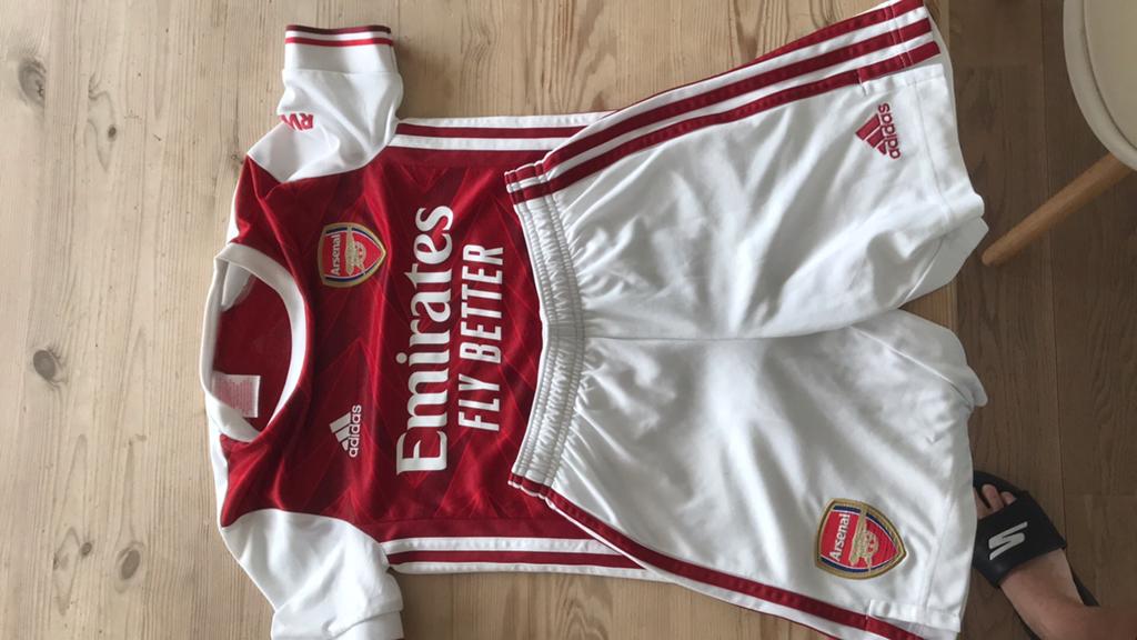 Arsenal outfit kids, Ophalen of Verzenden, Zo goed als nieuw