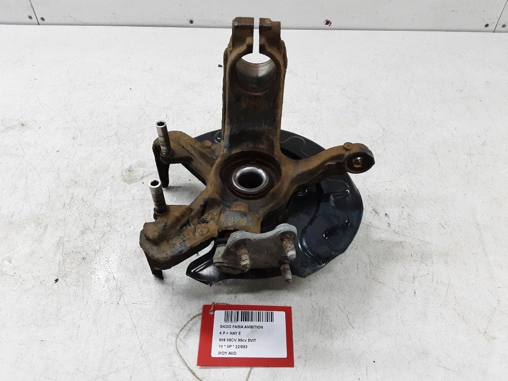 WIELNAAF RECHTS VOOR Skoda Fabia III (NJ3) (01-2014/06-2021), Gebruikt, Mevr. I. Hauben, Skoda, Rue de l'Espoir 34 34
4030  GRIVEGNÉE, BE
