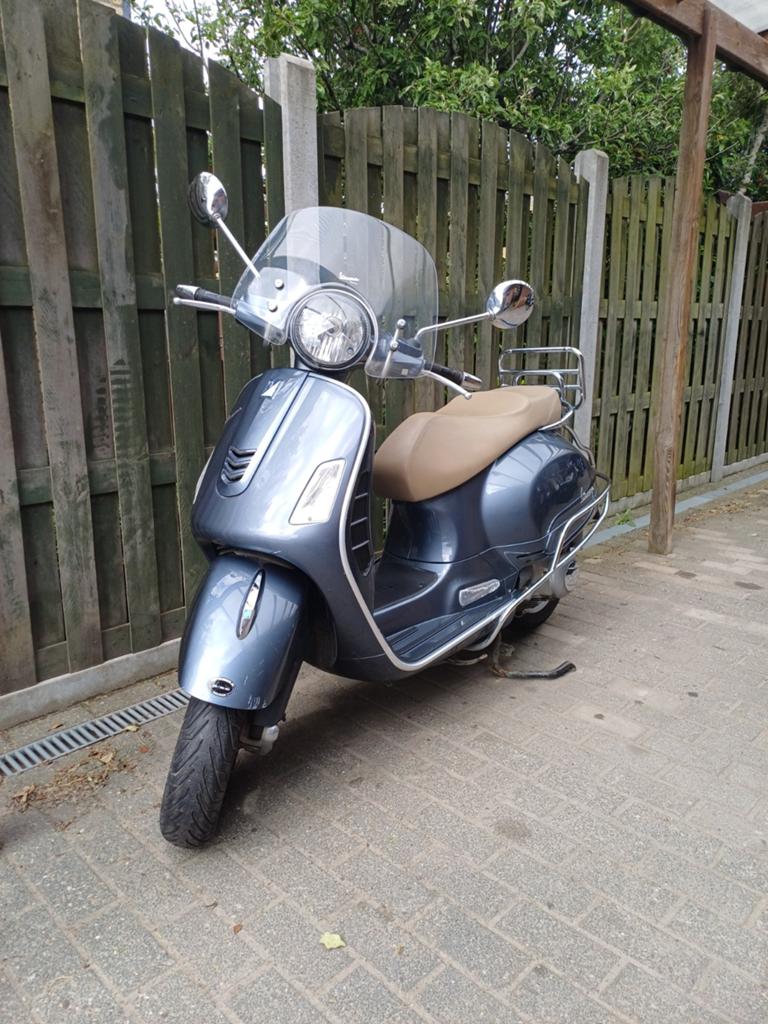Vespa GTS250ie, Motoren, Motoren | Piaggio, Particulier, Scooter, 12 t/m 35 kW, 1 cilinder, Minimaal motorrijbewijs A2, Automaat