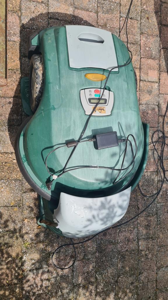 ROBOMOW RL2000 robotgrasmaaier voor onderdelen of om te repa, Ophalen