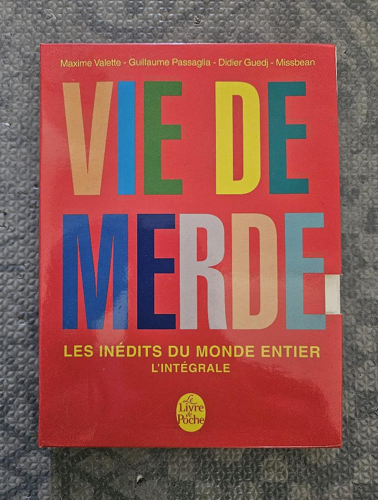 Vie De Merde - l'Intégrale du Monde Entier (coffret 2 tomes), Livres, Humour, Utilisé, Histoires, Enlèvement ou Envoi
