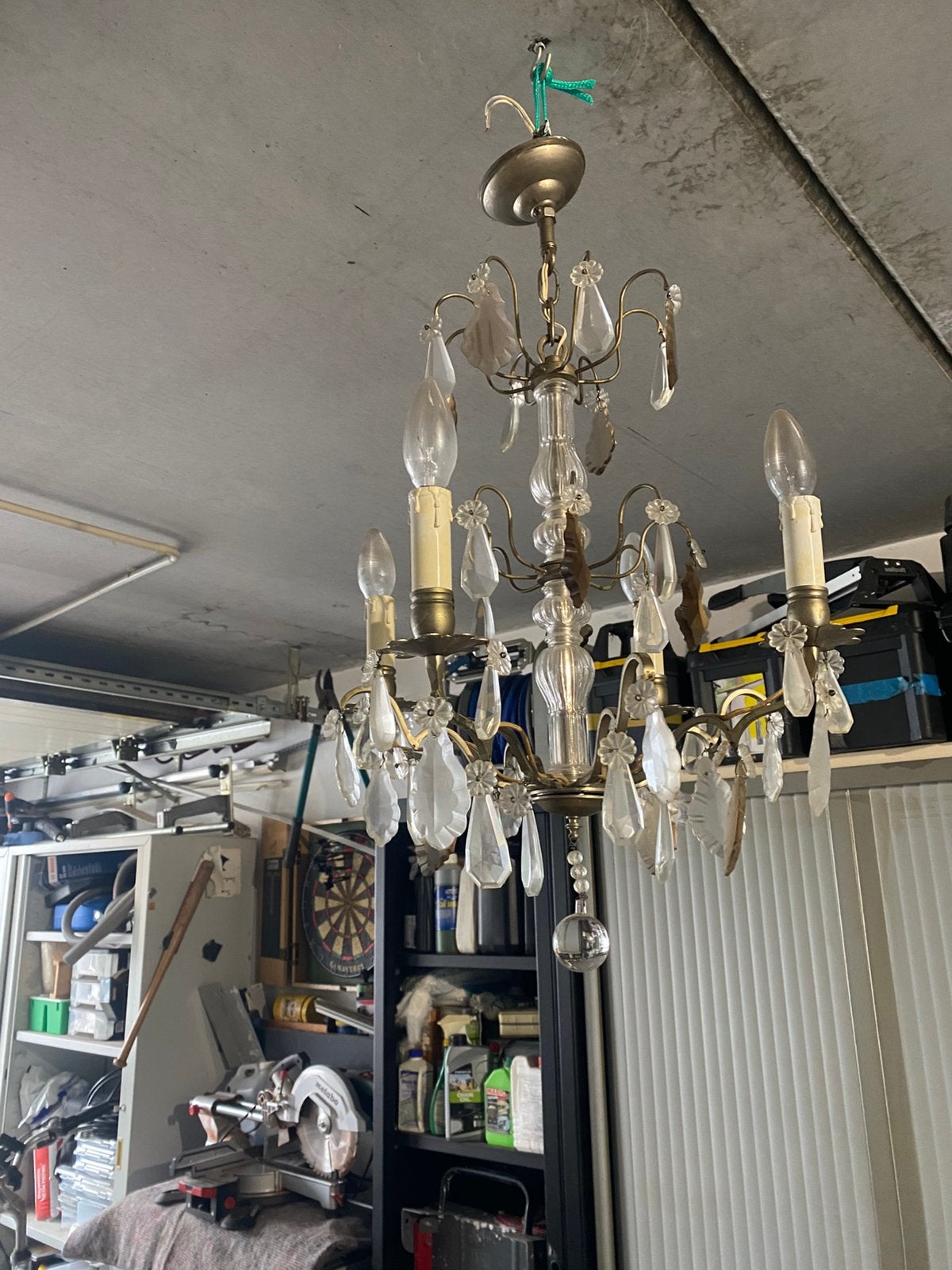 Lustre, Enlèvement, Utilisé