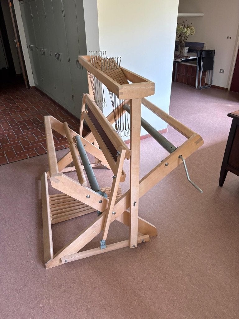 Groot vintage houten weefgetouw / vloerweefgetouw, Hobby en Vrije tijd, Spinnewielen en Spinnen, Ophalen, Gebruikt, Overige typen