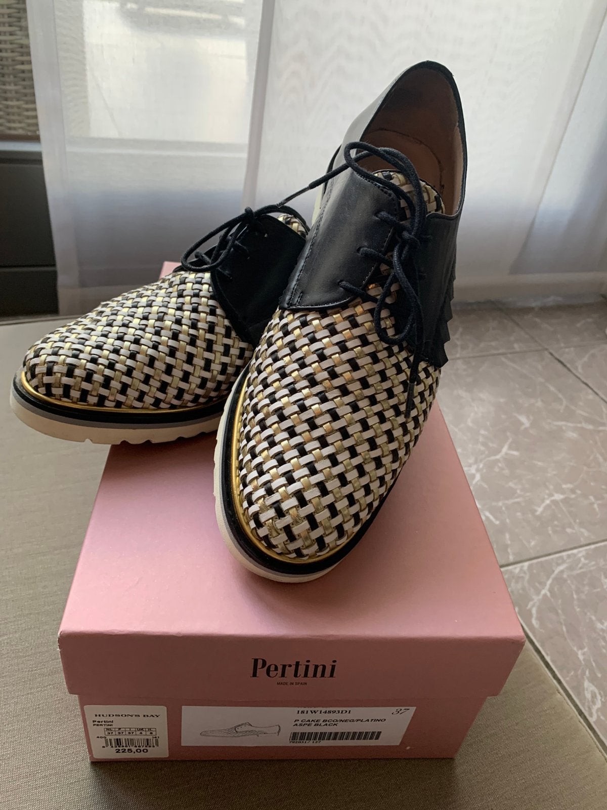 Elegante gesloten veterschoen Pertini, Ophalen, Zo goed als nieuw, Zwart