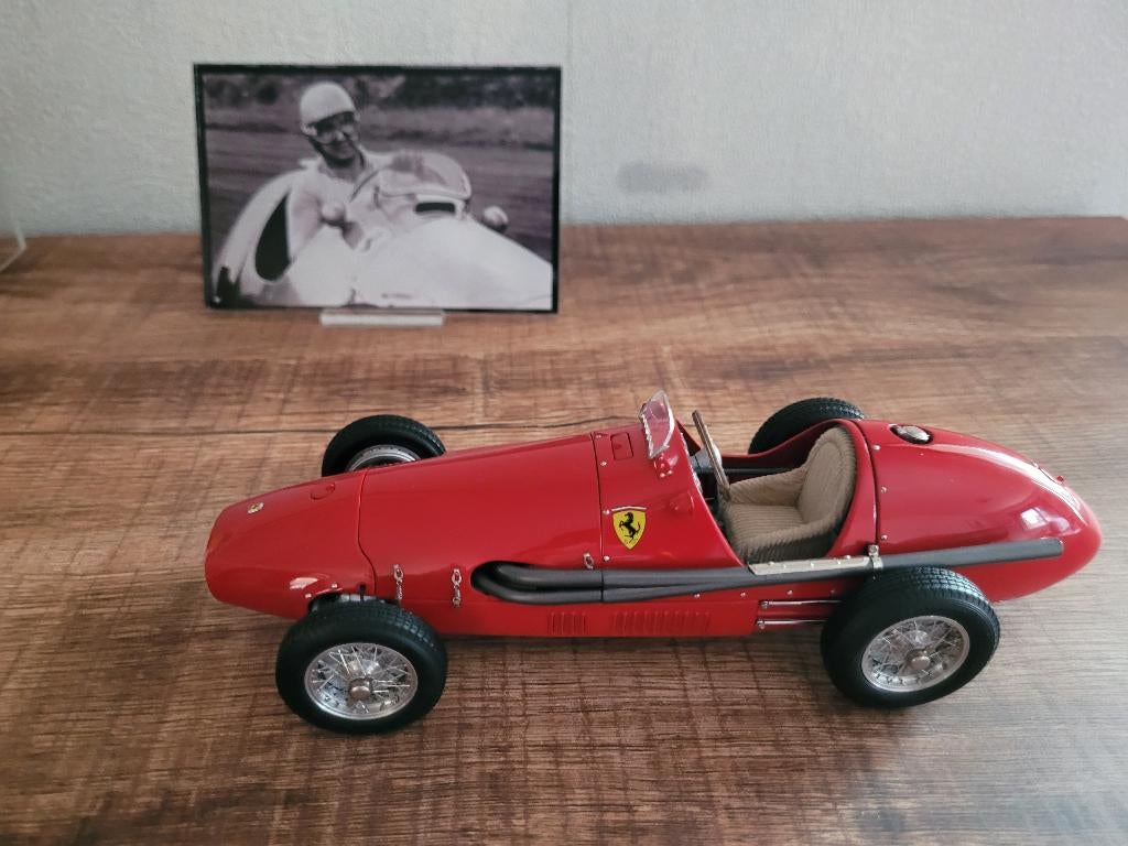 1:18 CMC M056 FERRARI 500 F2 (1953) Double World Champion, Enlèvement ou Envoi, Comme neuf, ForTwo