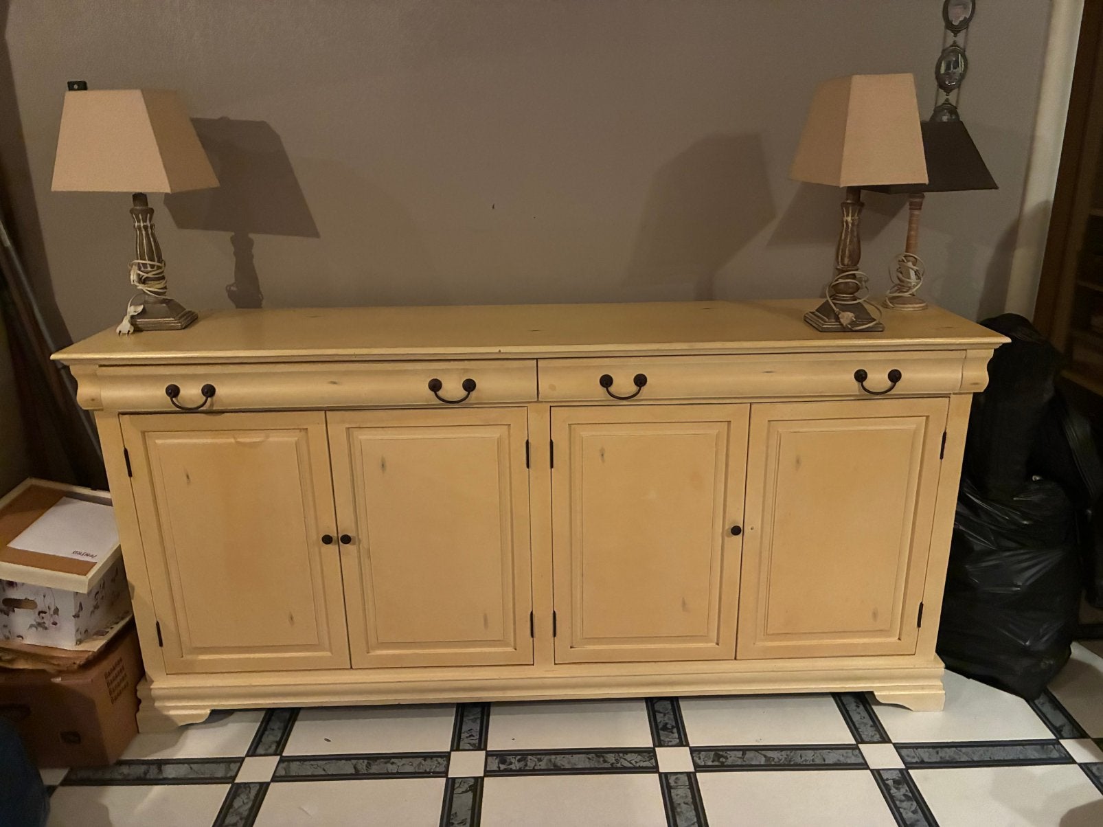 Landelijke dressoir, Ophalen