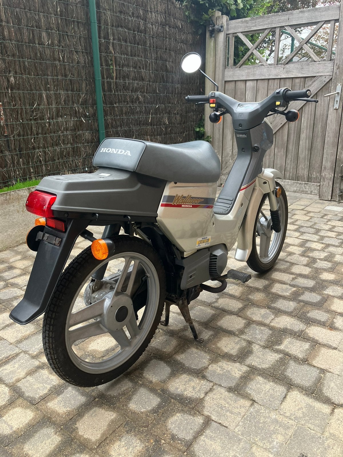 honda wallaroo deluxe b klasse, Fietsen en Brommers, Brommers | Honda, Ophalen