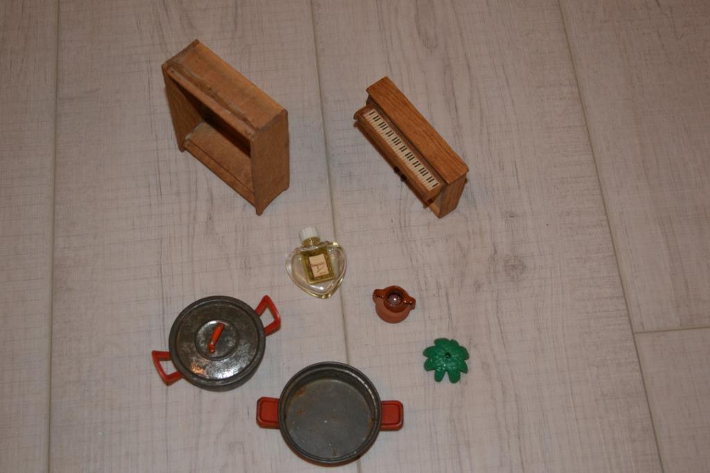 Oude piano, kastje, speelgoed voor in poppenhuis, Ophalen of Verzenden, Gebruikt, Poppenhuis