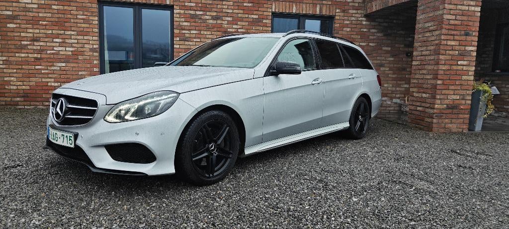 Mercedes  3/2015 E220 CDI Pack AMG Boite 9G-Tronic 1 mains, Autos, Mercedes-Benz, Argent ou Gris, Achat, Euro 6, Alcantara