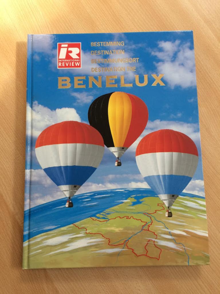 Boek: International Review (I R), Ophalen of Verzenden, Zo goed als nieuw
