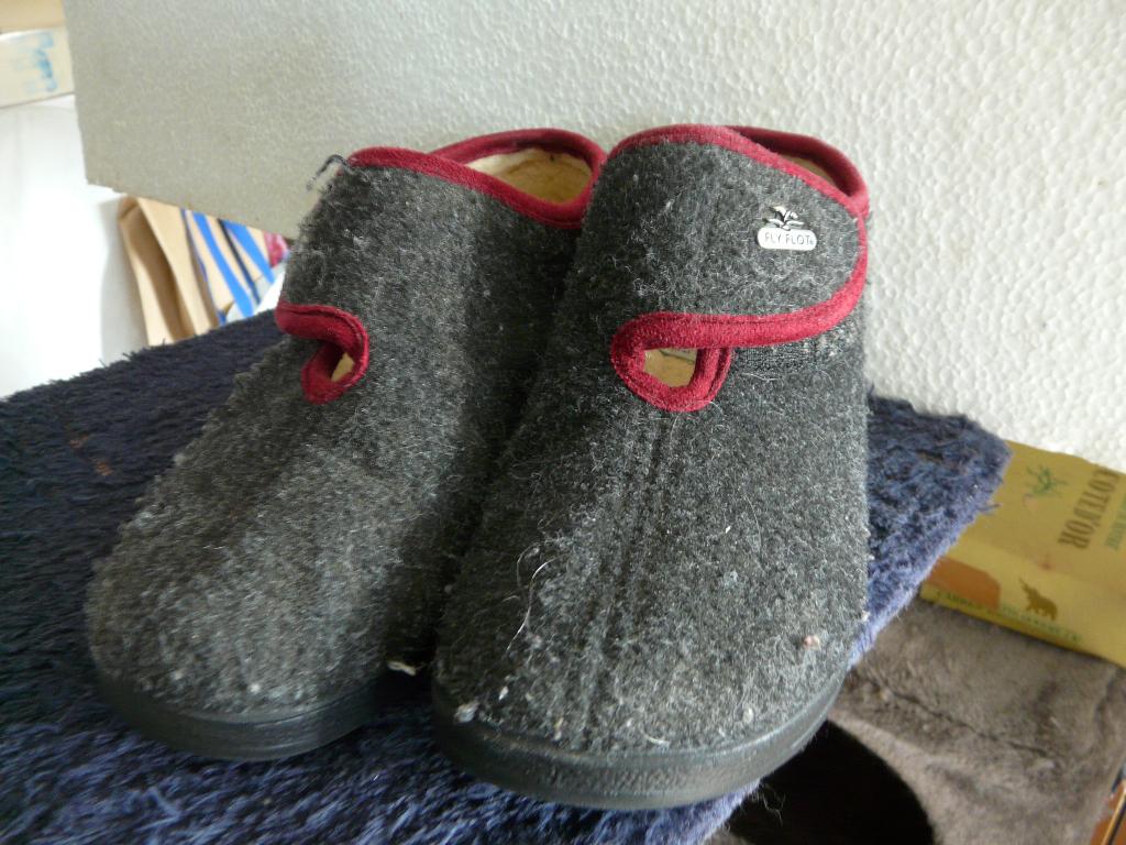 Dames pantoffel warm gevoerd M 37 met klittenbandsluiting, Kleding | Dames, Ophalen, FLY Flot, Zo goed als nieuw, Pantoffels of Sloffen