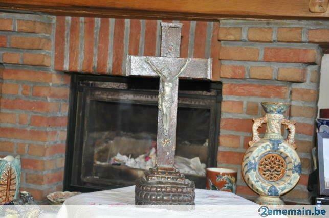 ancien crucifix avec socle a poser en bois, Enlèvement ou Envoi