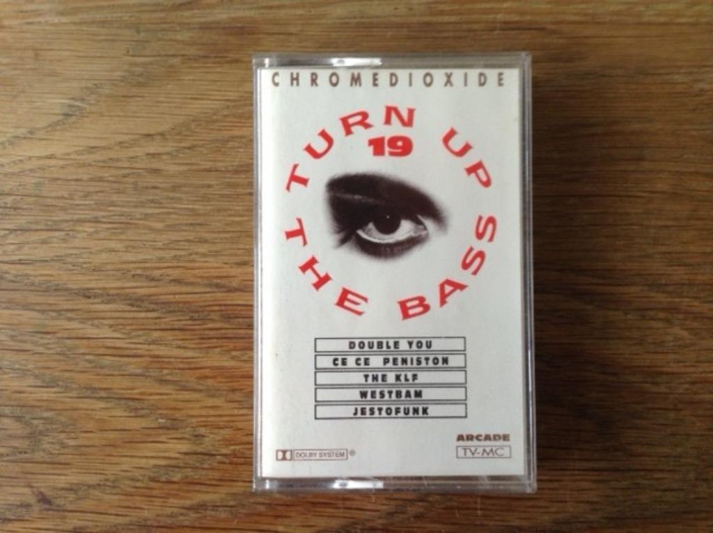 muziekcassette turn up the bass, Ophalen of Verzenden, Overige genres, 1 bandje, Origineel
