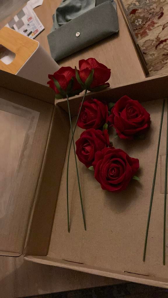 Fausse fleur rose, Enlèvement ou Envoi, Neuf