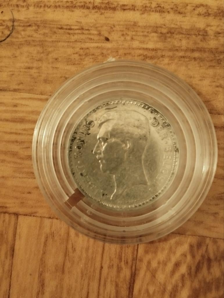 Een oude munt over de koning van Luxemburg kleur zilver, Ophalen, Luxemburg, Zilver