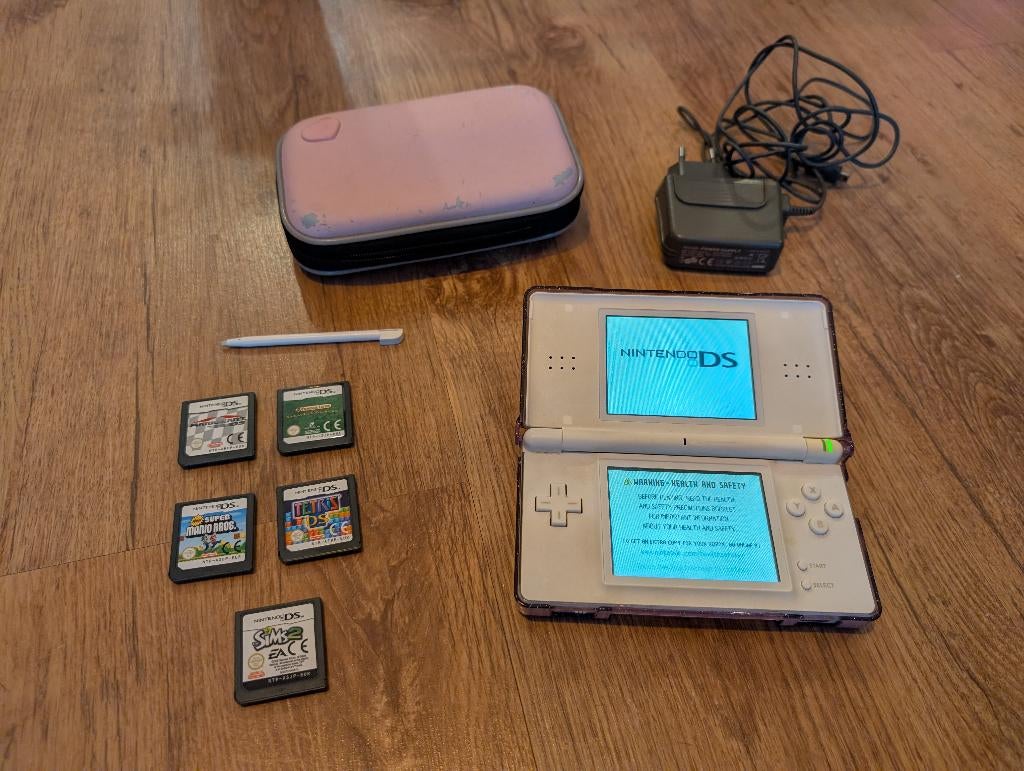 Nintendo DS Lite avec jeux, Consoles de jeu & Jeux vidéo, Enlèvement ou Envoi, Rose, Utilisé, Avec jeux