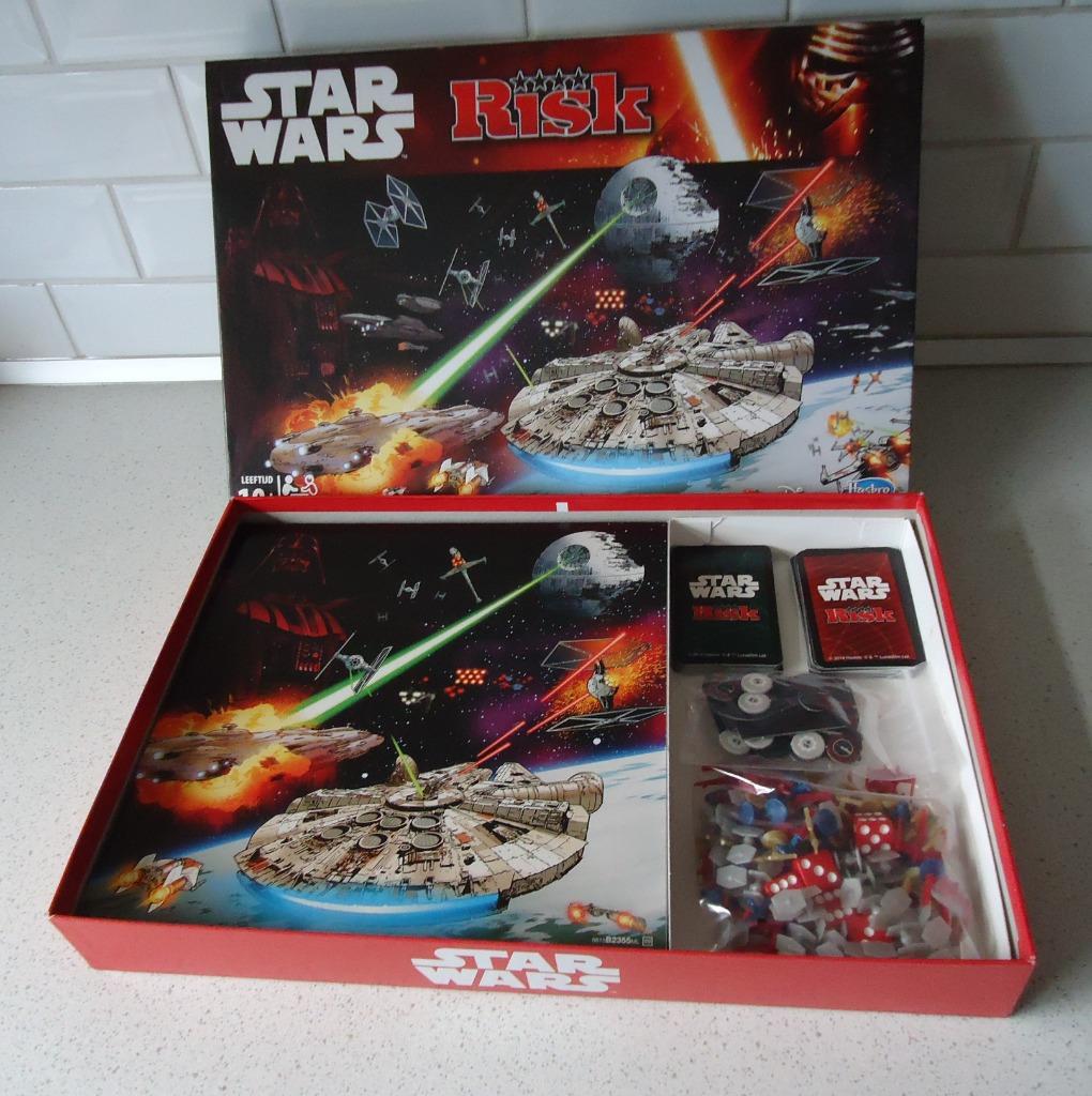 Vintage "RISK" Star Wars van Disney /  Hasbro in prima staat, Een of twee spelers, Ophalen of Verzenden, Zo goed als nieuw, Hasbro
