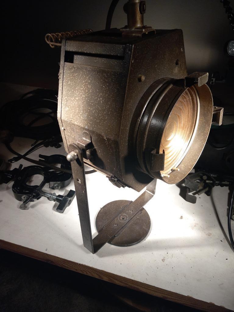 retro theater spot (fresnel), Enlèvement ou Envoi