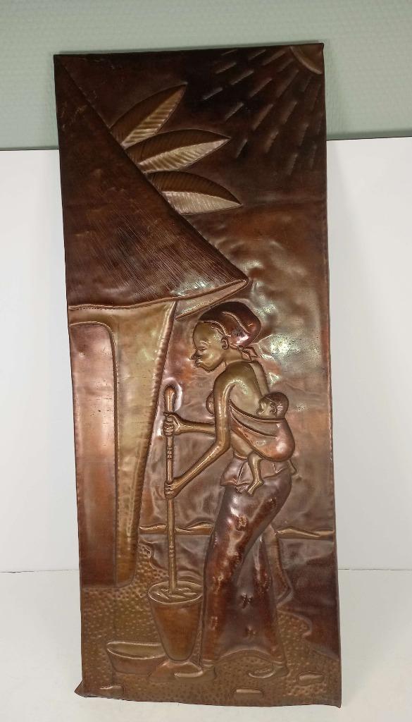 Cuivre repoussé Africain - Signé NKAMBA, Antiquités & Art, Enlèvement ou Envoi, Cuivre