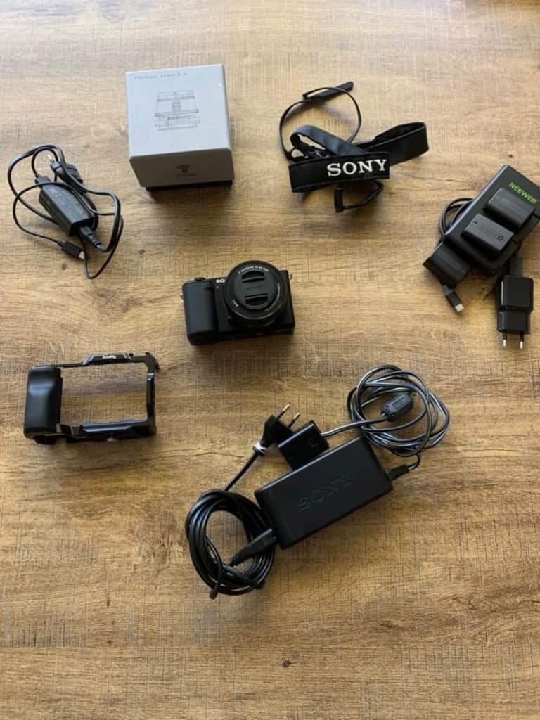 Sony ZV-E10 – Complete Camera Bundle, Enlèvement, Comme neuf