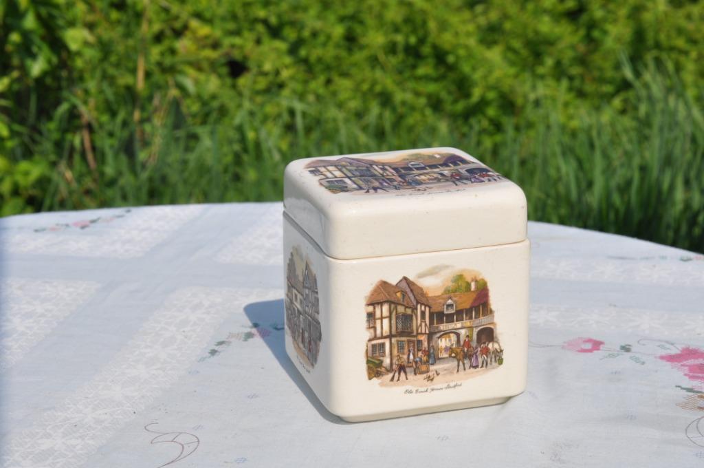 §  pot a tabac en faience forme cube, Ophalen of Verzenden