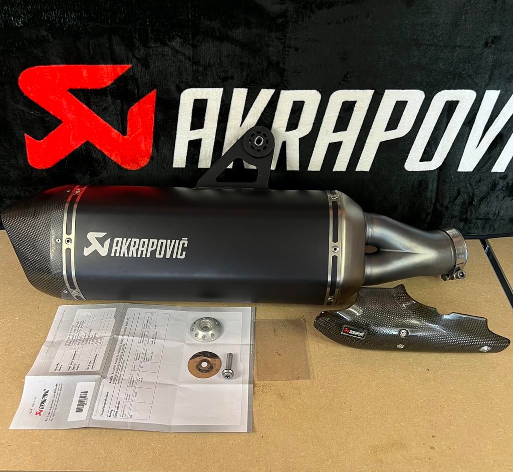 VERKOCHT/ Akrapovic BMW R1250GS - R1200GS GSA LC - carbon, Motoren, Ophalen