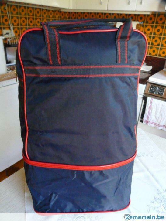 SAC TROLLEY AVEC 4 ROULETTES, Bijoux, Sacs & Beauté, Sacs | Cartables, Neuf, Rouge, Enlèvement ou Envoi