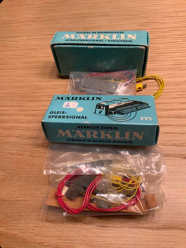 Lots de 2 signaux de manoeuvre MARKLIN 7242 NEUFS !!!, Hobby & Loisirs créatifs, Neuf, Autres types, Märklin