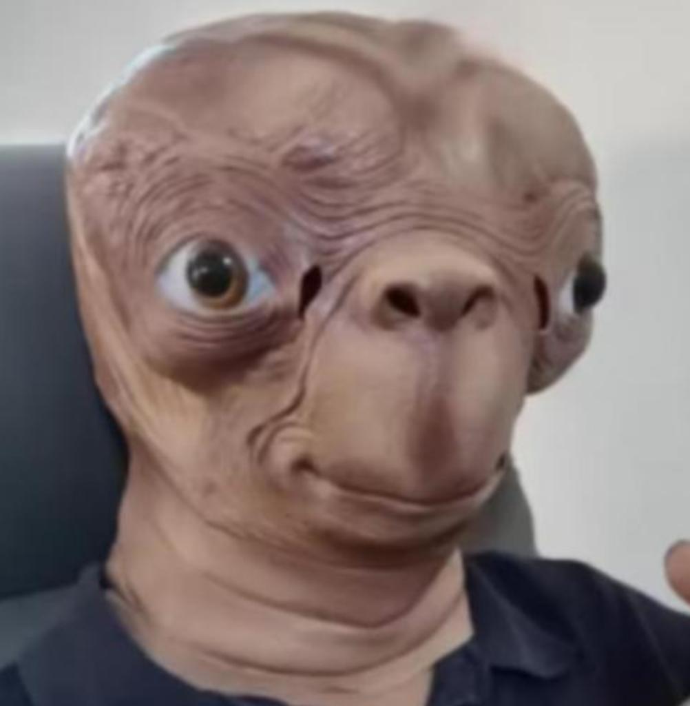 Masque intégral en latex E.T.