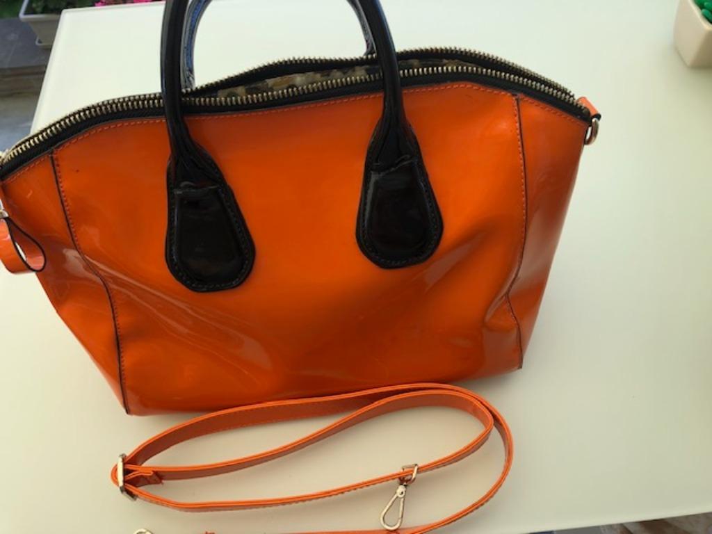 Handtas met riem Tom en Eva Paris (oranje), Handtassen en Accessoires, Tassen | Damestassen, Ophalen, Zo goed als nieuw, Oranje