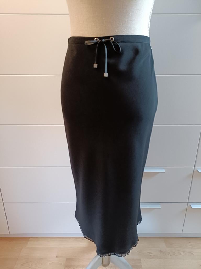 Magnifique jupe noire à bord perlé, Enlèvement ou Envoi, Comme neuf