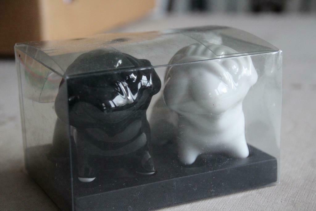 Poivre et sel en forme de chien, Enlèvement ou Envoi, Neuf, Porcelaine, Autres types