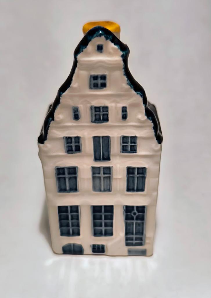 KLM huisje nr. 53 Herengracht 203 in Amsterdam, Ophalen