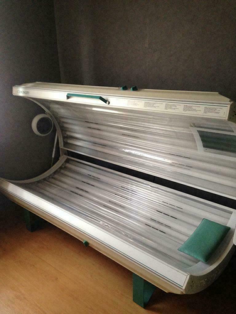 ZONNEBANK DUBBELZIJDIG met GELAATSBRUINER en VENTILATOR, Enlèvement, Banc solaire double
