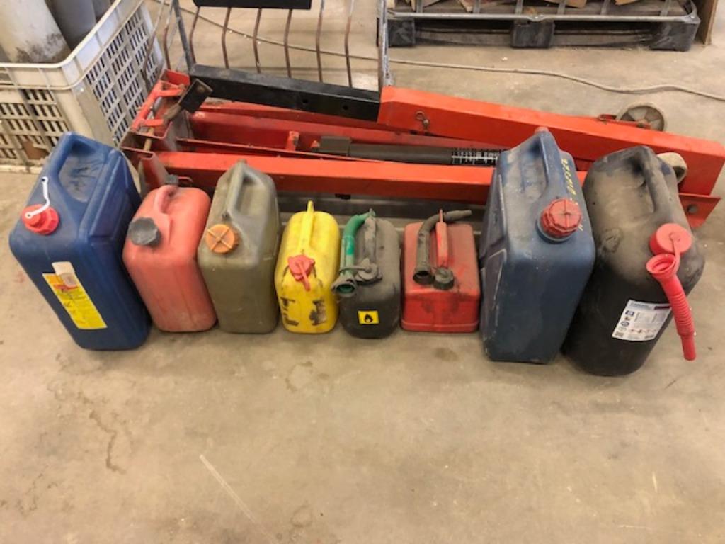 lot de bocaux à carburant/jerrycans 8 pièces, Enlèvement, Utilisé