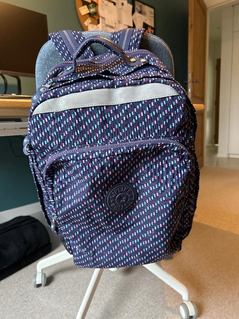 Cartable Kipling classroom beau volume, Bijoux, Sacs & Beauté, Sacs | Cartables, 40 à 50 cm, 30 à 40 cm, Enlèvement, Utilisé