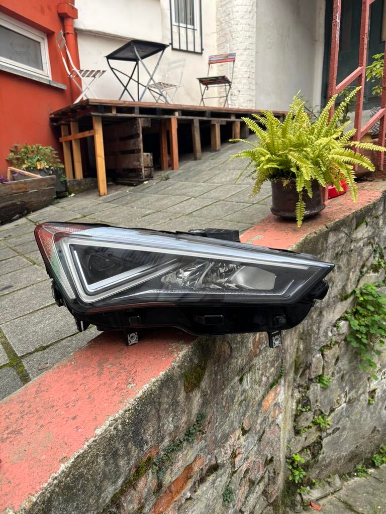 Phare droit LED Seat Leon châssis 5F ph.2 année 2017-20 tres, Autos : Divers, Coffres de toit, Comme neuf, Enlèvement ou Envoi