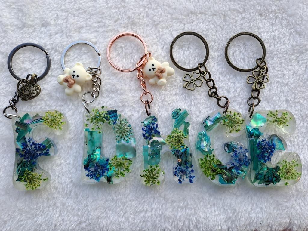 Gepersonaliseerde sleutelhangers uit uv resin- letters, Verzamelen, Ophalen of Verzenden, Nieuw