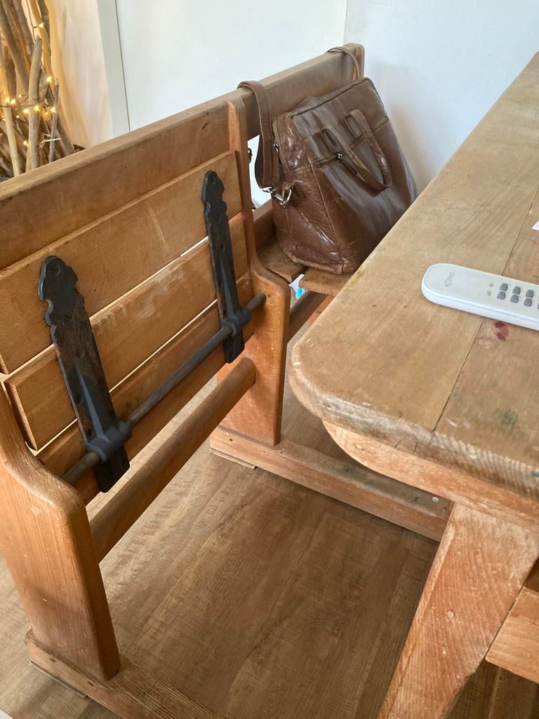 Houten bureau, Ophalen