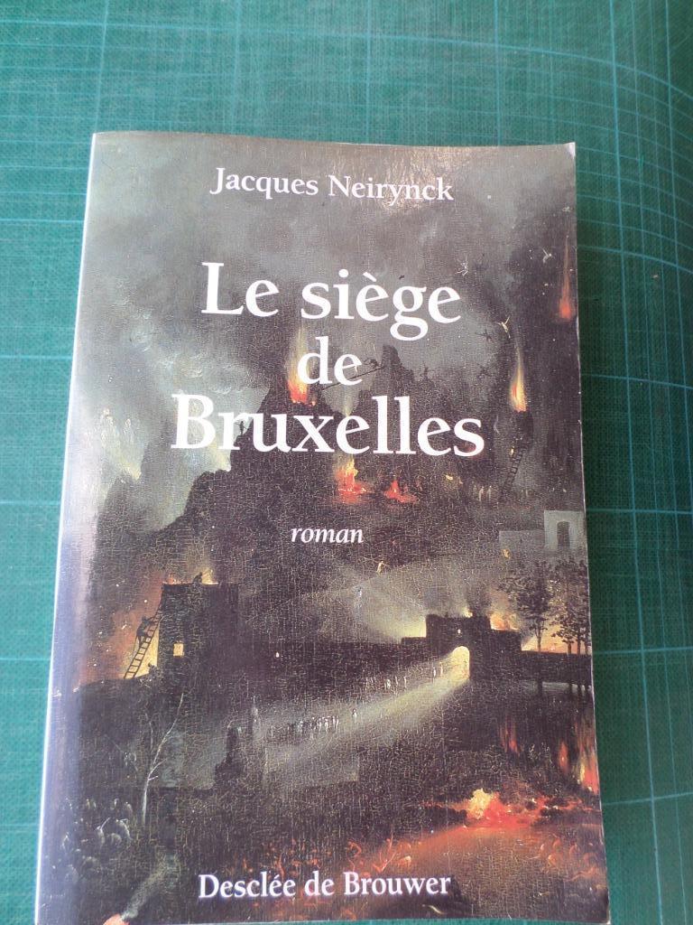 Le siège de Bruxelles (Jacques Neirynck) – 1996 – 374 pages, Boeken, Literatuur, Zo goed als nieuw, Europa overig, Ophalen of Verzenden