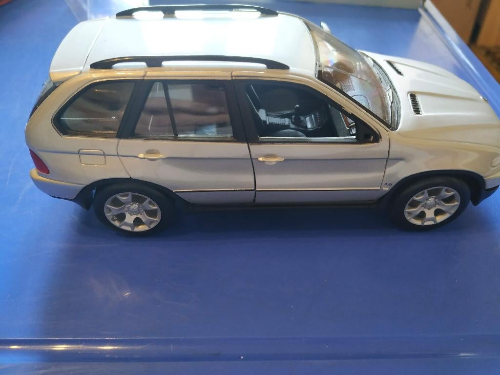 bmw x5 auto op schaal schuco, Ophalen of Verzenden, Auto