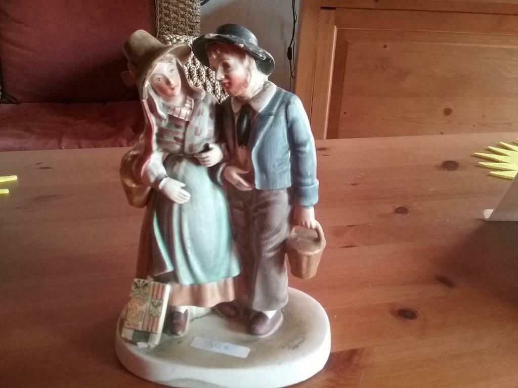 Statuette figurine porcelaine : couple de paysans Ray Falk, Enlèvement ou Envoi, Utilisé, Humain