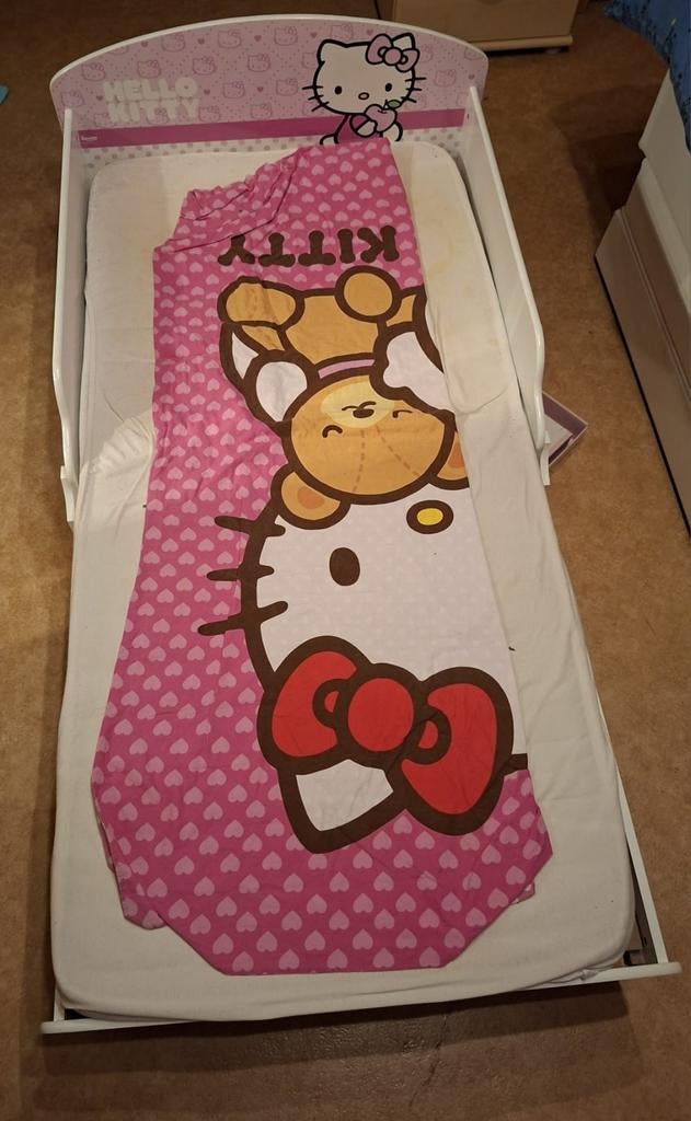Hello kitty bed+toebehoren, Kinderen en Baby's, Ophalen, Zo goed als nieuw