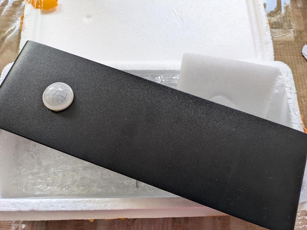 luminaire extérieur (4 pièces), Neuf, Aluminium, Appliques murales, Enlèvement