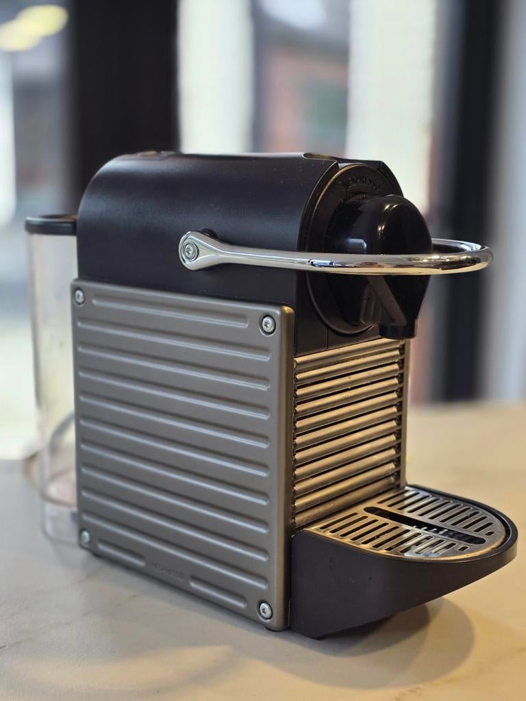 Nespresso Magimix Pixie koffieapparaat, Ophalen