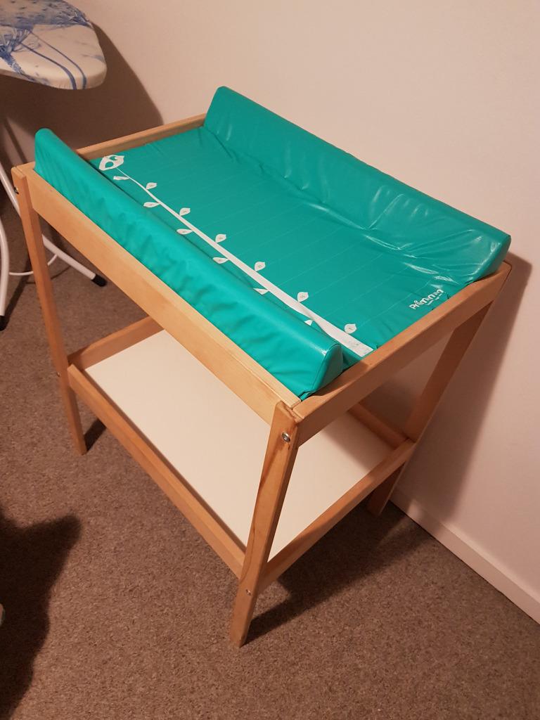 Table + matelas à langer pour bébé, Enfants & Bébés, Enlèvement, Comme neuf